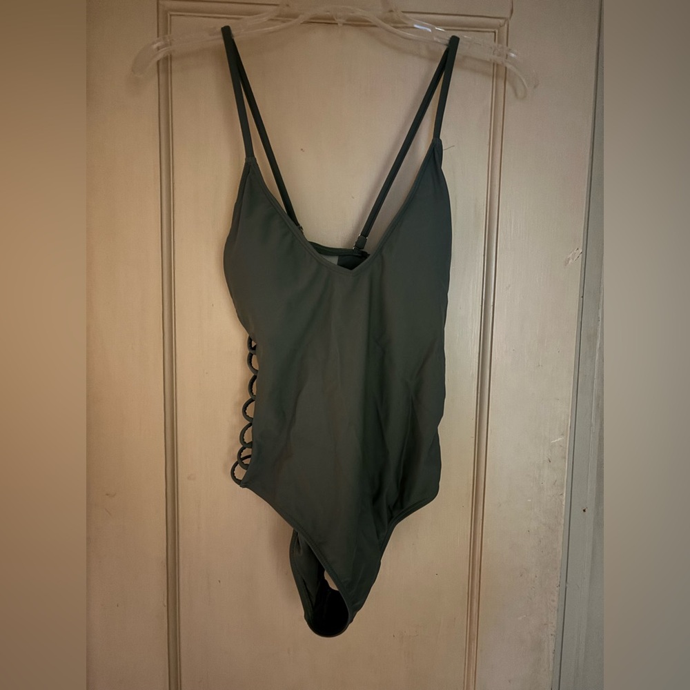 H2OH Dark Green One-Piece Swimsuit Size small NWT